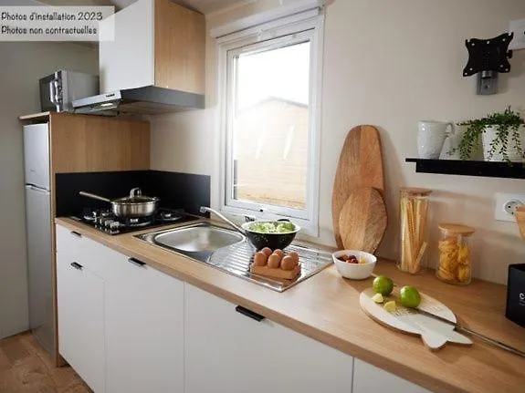 Hotel Camping Les Cantarelles à Alrance France