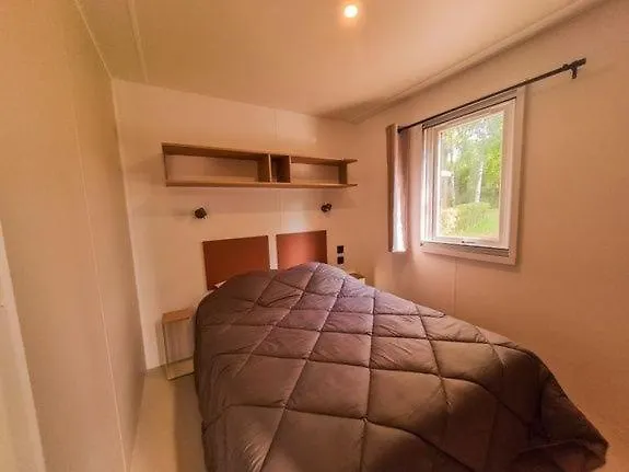 Hotel Camping Les Cantarelles à Alrance